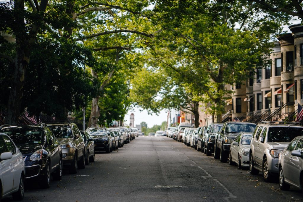 One-way or two-way streets more efficient? It depends on what you measure –  State Smart Transportation Initiative – UW–Madison